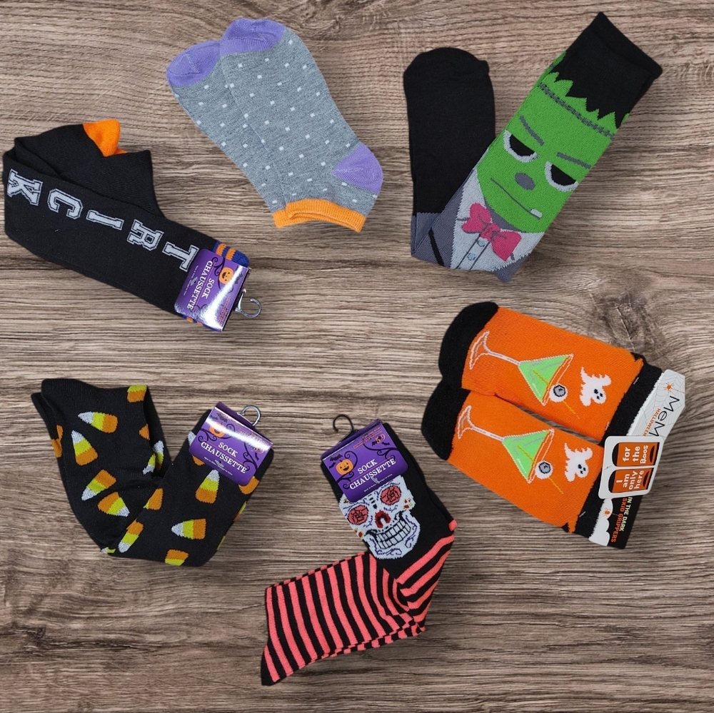 6 PAIRS HALLOWEEN THEMED SOCKS